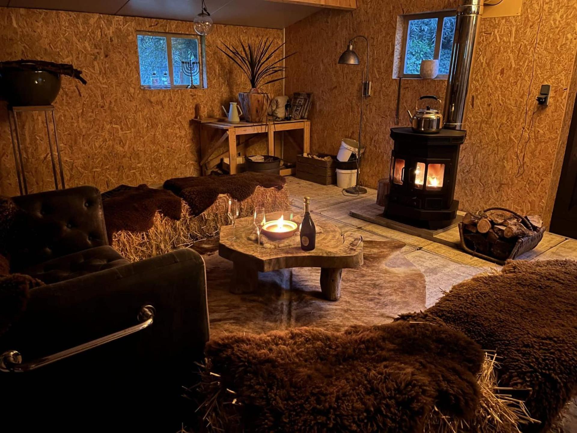 Bed & Breakfast+ De Kooimolen Dreumel Bagian luar foto