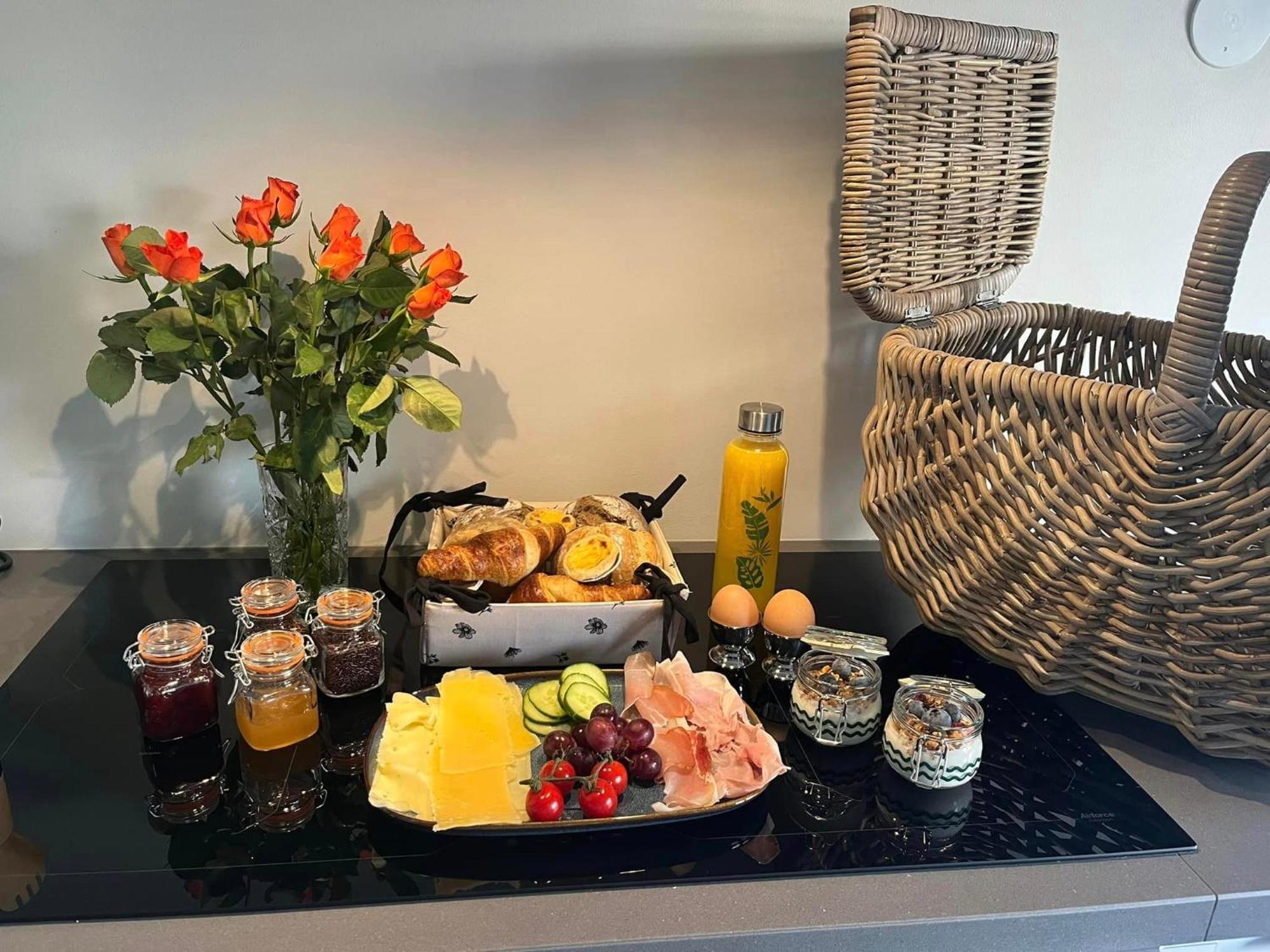 Bed & Breakfast+ De Kooimolen Dreumel Bagian luar foto