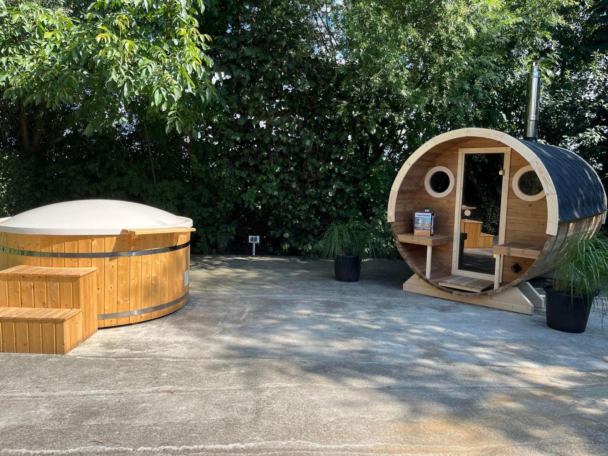 Bed & Breakfast+ De Kooimolen Dreumel Bagian luar foto