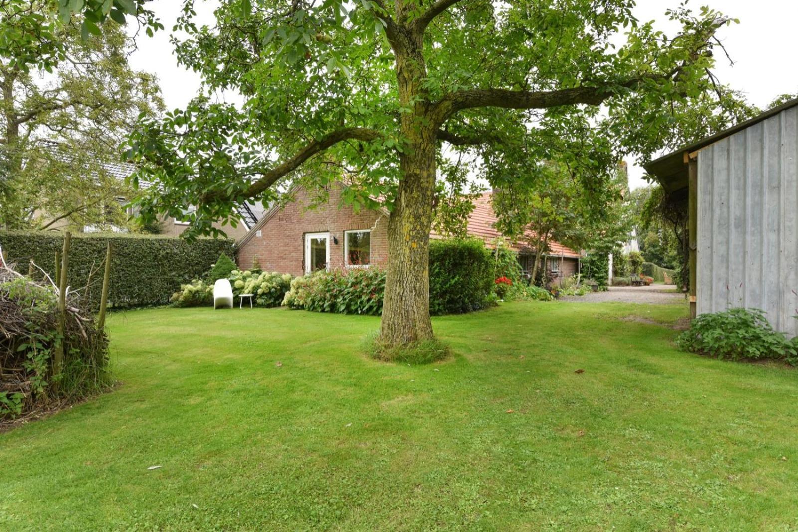 Bed & Breakfast+ De Kooimolen Dreumel Bagian luar foto
